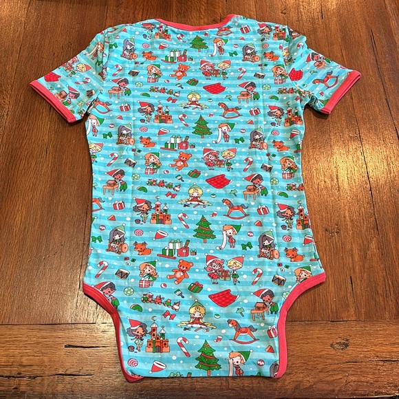 Santa’s Workshop adult size onesie - Picture 8 of 11